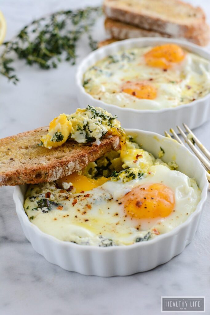 Baked Egg Ricotta Thyme Cups for a healthy easy breakfast recipe | ahealthylifeforme.com