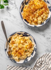 Bowls of homemade macaroni and cheese.