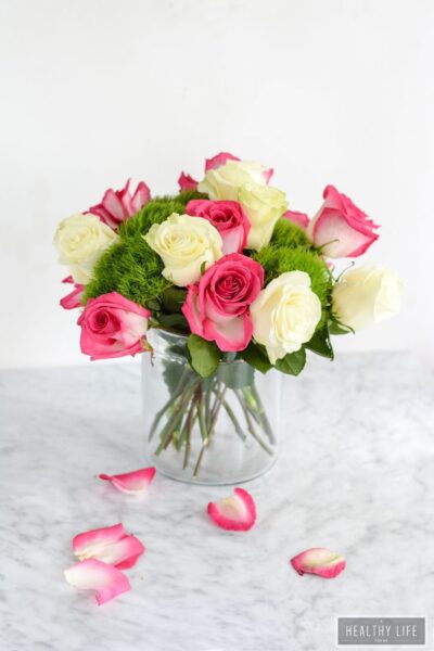 These simple DIY Rose Centerpieces are perfect for your next party celebration and they are made with 100% Rainforest sustainable Roses from Kroger | ahealthylifeforme.com