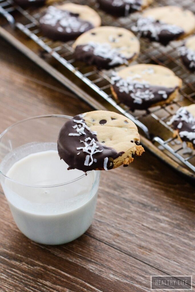 Paleo and Gluten Free Double Chocolate Coconut Shortbread Cookie Recipe | ahealthylifeforme.com