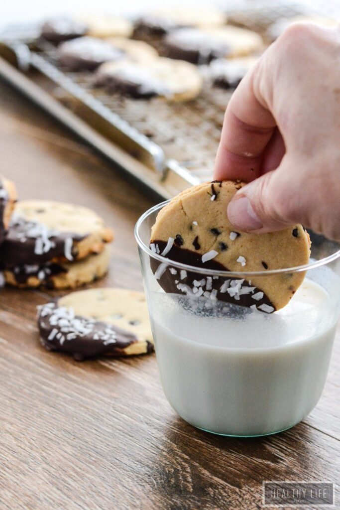 Paleo and Gluten Free Double Chocolate Coconut Shortbread Cookie Recipe | ahealthylifeforme.com