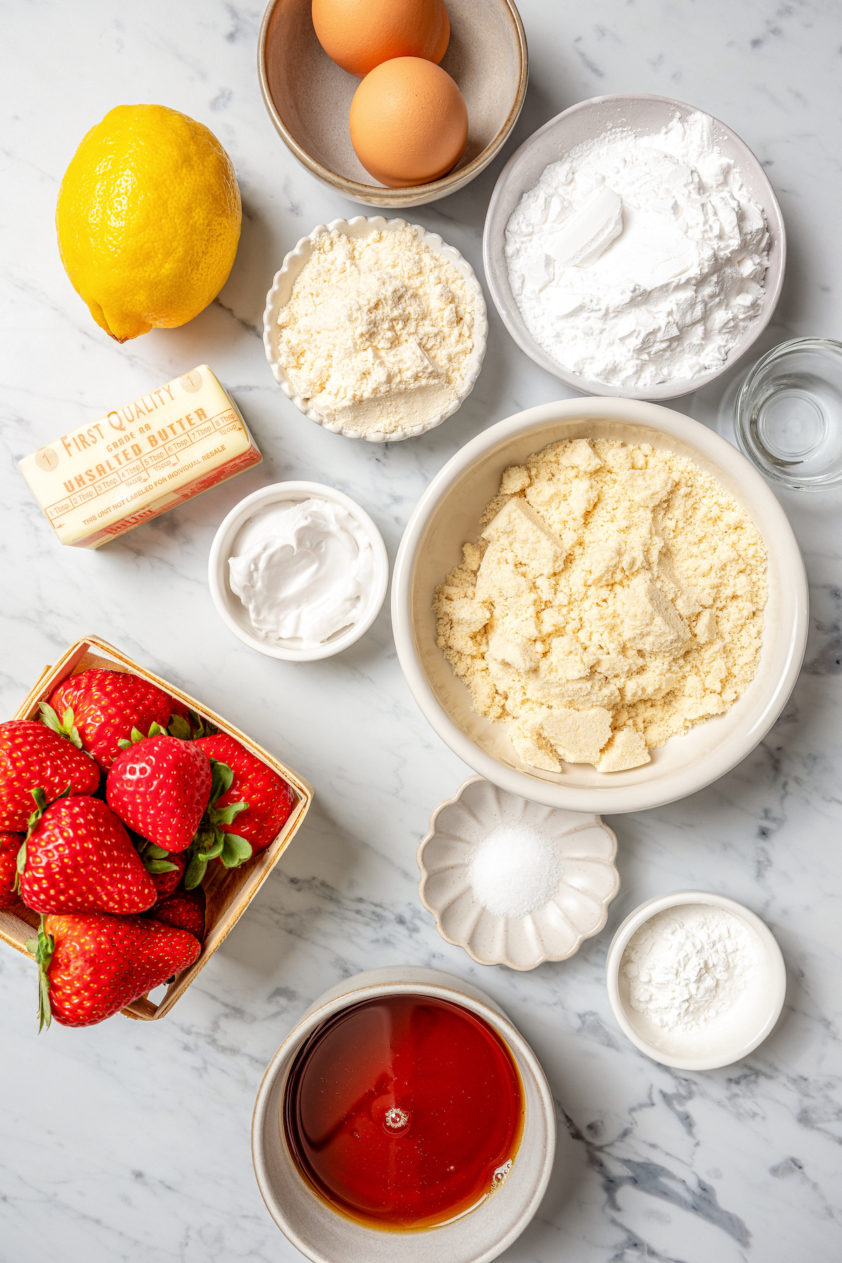 This fluffy, sour cream-strawberry bread recipe with sweet maple syrup is an easy breakfast option with your favorite coffee. Ingredients for making strawberry bread.