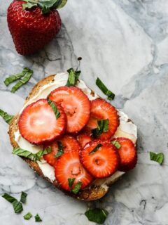 Strawberry Mascarpone Mint Toast with a Honey drizzle is sweet, simple and elegant | ahealthylifeforme.com